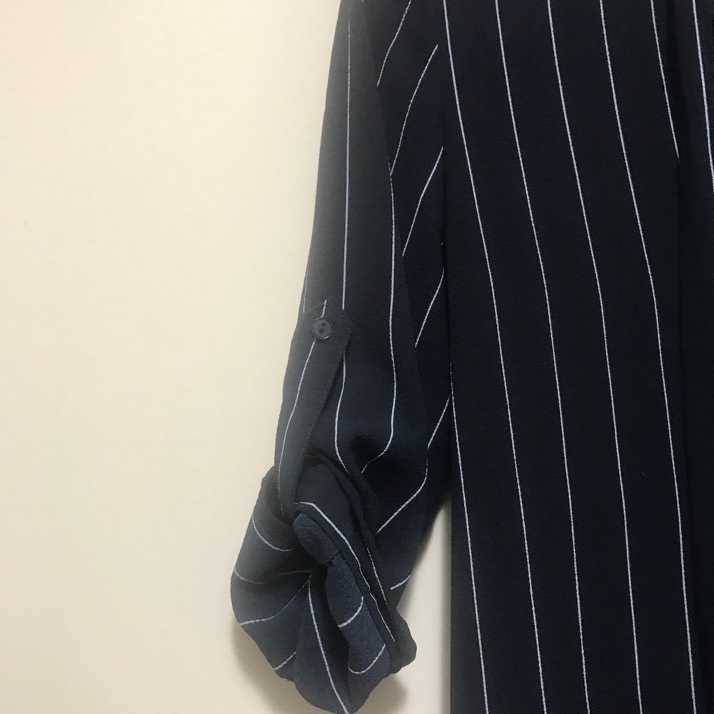 Mandee Navy Blue Striped Tie-Collar Blouse. S - Picture 10 of 12
